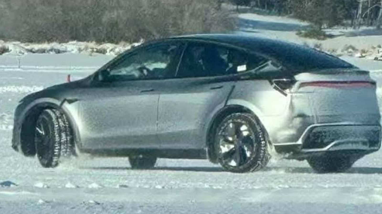 Το ανανεωμένο Tesla Model Y χωρίς καμουφλάζ